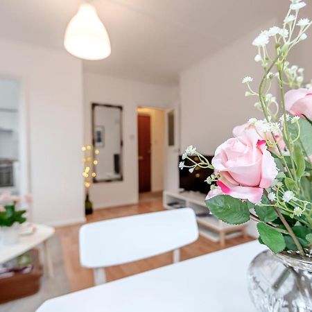 Modern One Bedroom Victoria Apartment London Ngoại thất bức ảnh