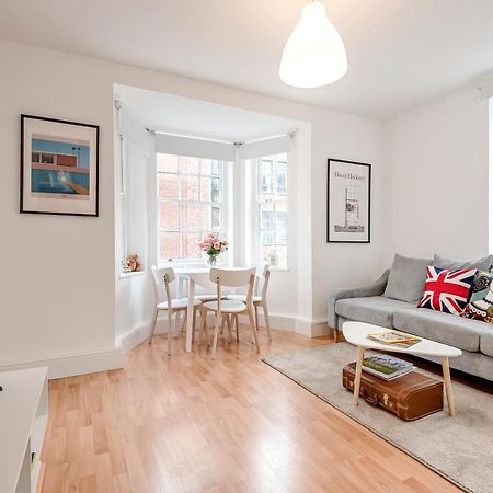 Modern One Bedroom Victoria Apartment London Ngoại thất bức ảnh
