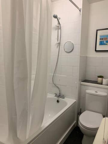 Modern One Bedroom Victoria Apartment London Ngoại thất bức ảnh